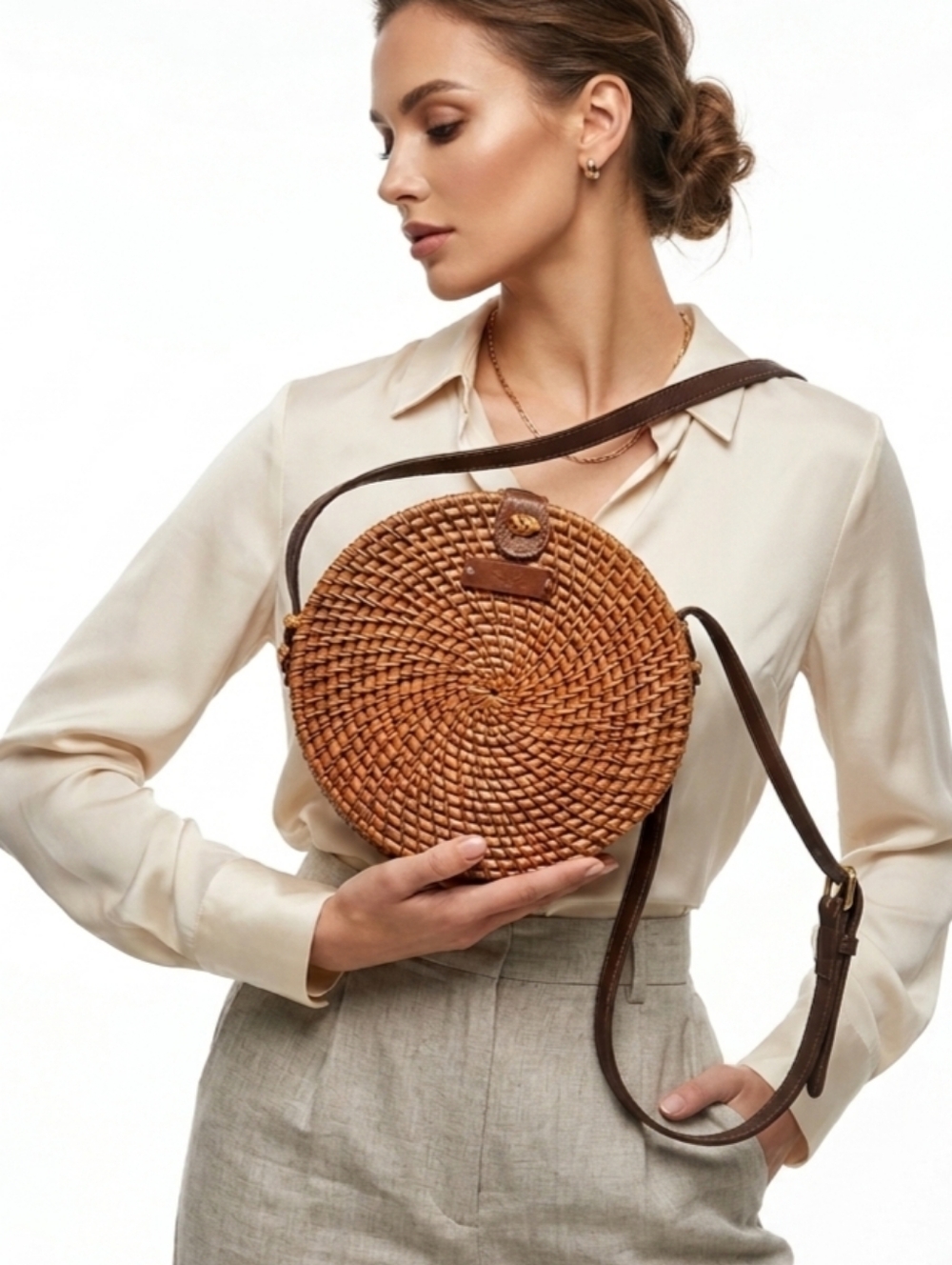 Sefa Handcrafted Round Wooden Crossbody Bag In Brown